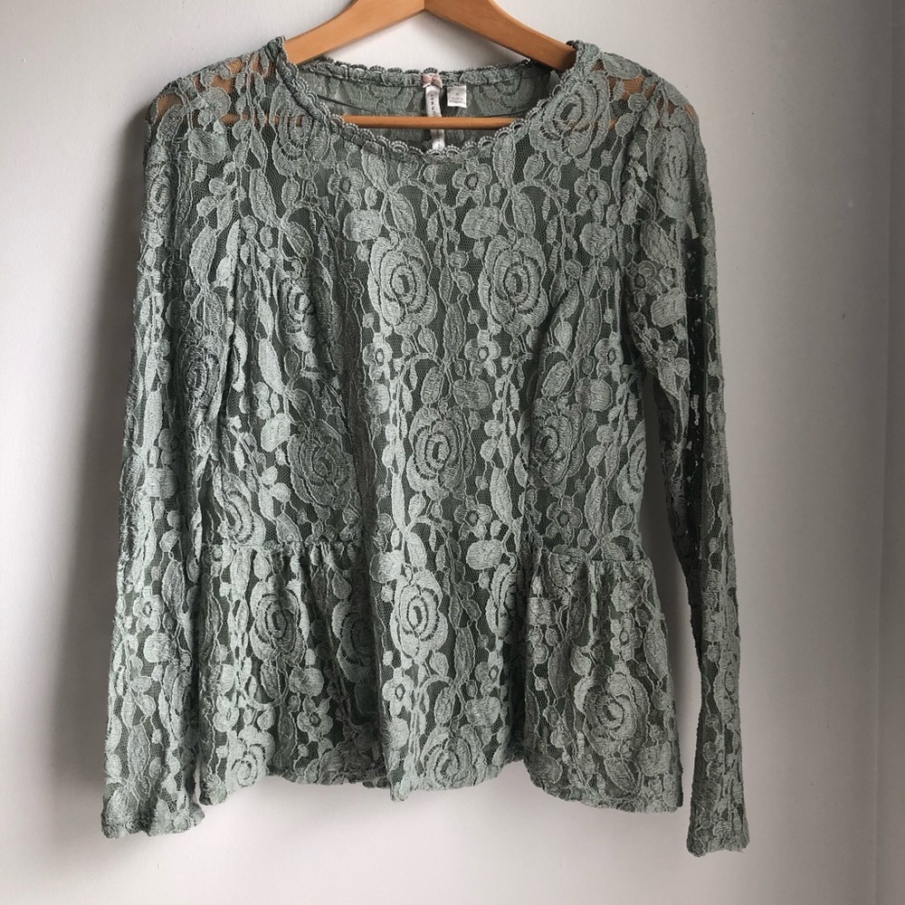 LC Lauren Conrad Lace Peplum Top Size Small